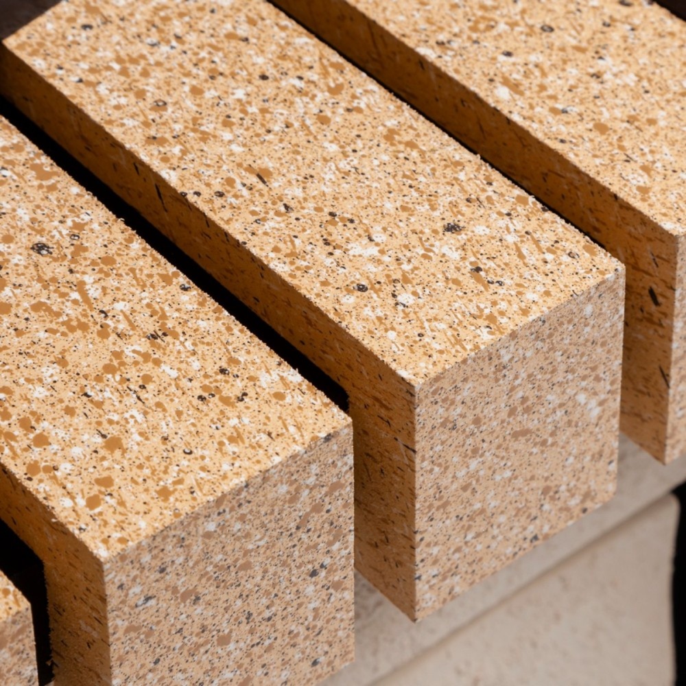 Каминокомплект RealFlame Stone с очагом Genius 26